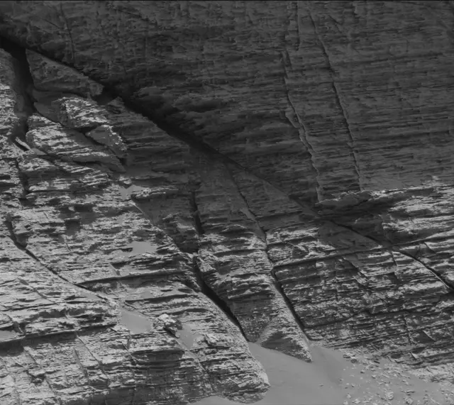 Sol 3076: Mast Camera (Mastcam)