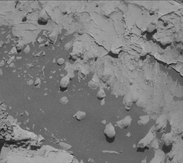 Sol 3076: Mast Camera (Mastcam)