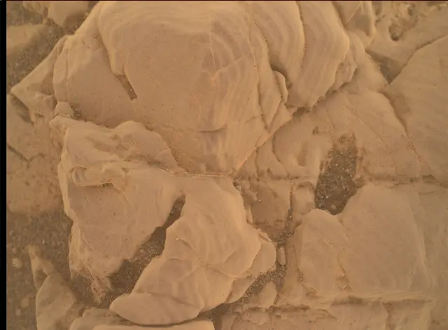 Sol 3076: Mars Hand Lens Imager (MAHLI)