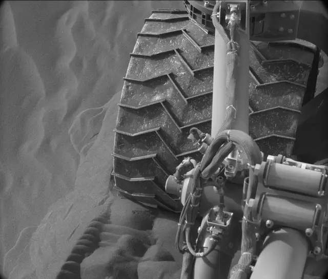 Sol 3078: Mast Camera (Mastcam)