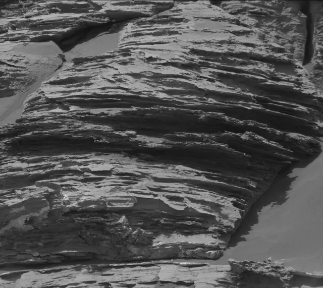 Sol 3079: Mast Camera (Mastcam)