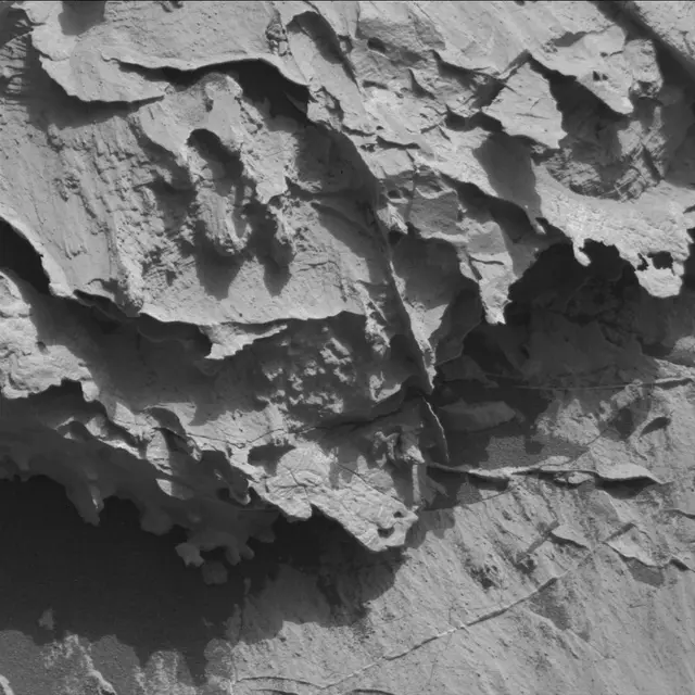 Sol 3079: Mast Camera (Mastcam)