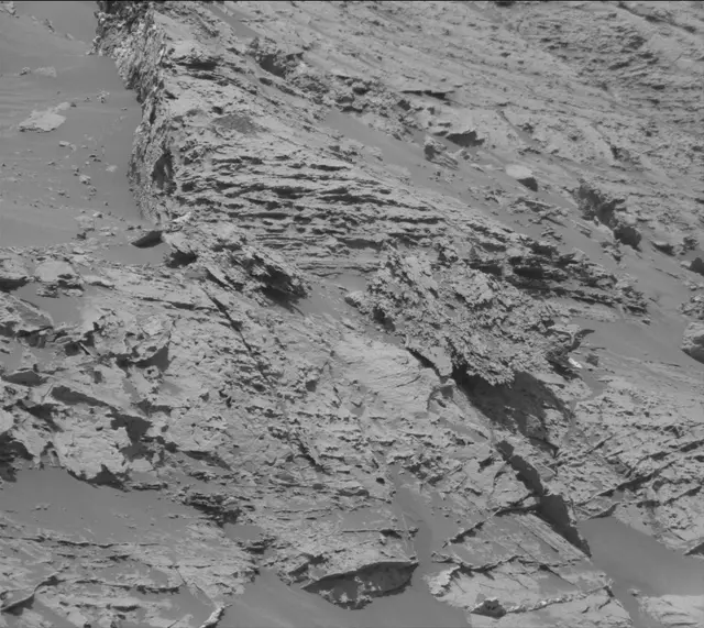 Sol 3081: Mast Camera (Mastcam)