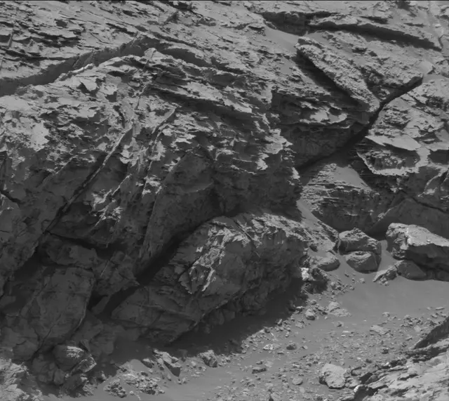 Sol 3081: Mast Camera (Mastcam)