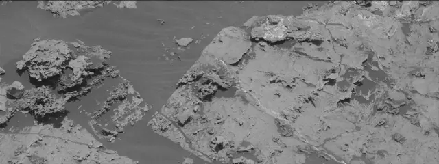 Sol 3085: Mast Camera (Mastcam)