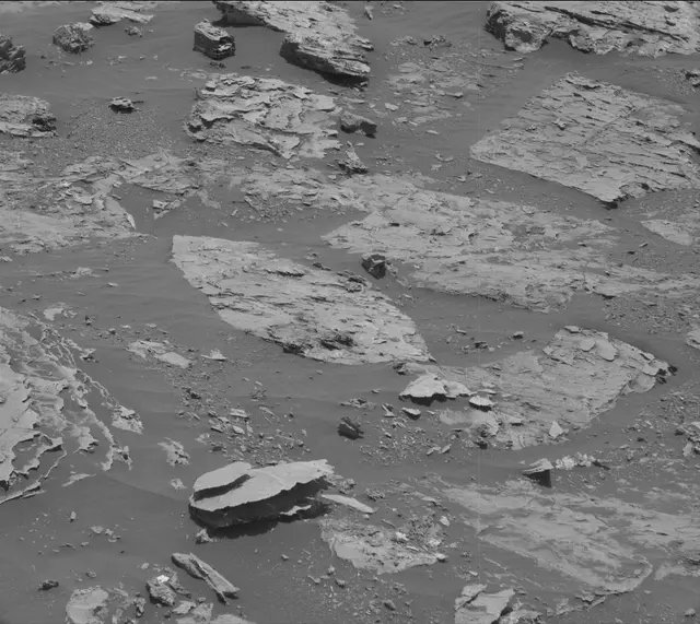 Sol 3085: Mast Camera (Mastcam)