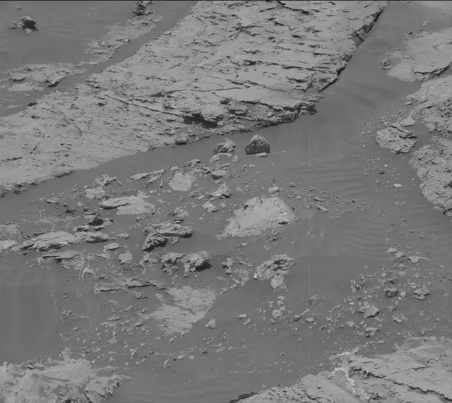 Sol 3085: Mast Camera (Mastcam)