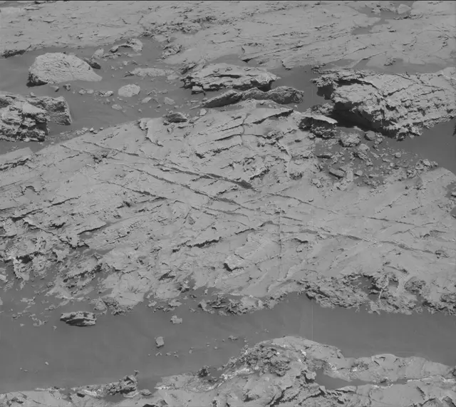Sol 3085: Mast Camera (Mastcam)
