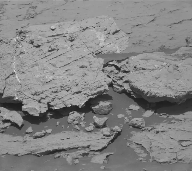 Sol 3085: Mast Camera (Mastcam)