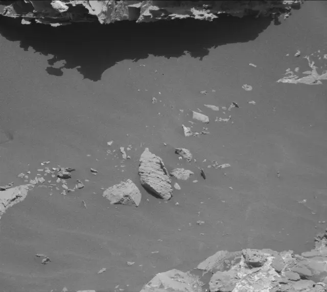 Sol 3085: Mast Camera (Mastcam)