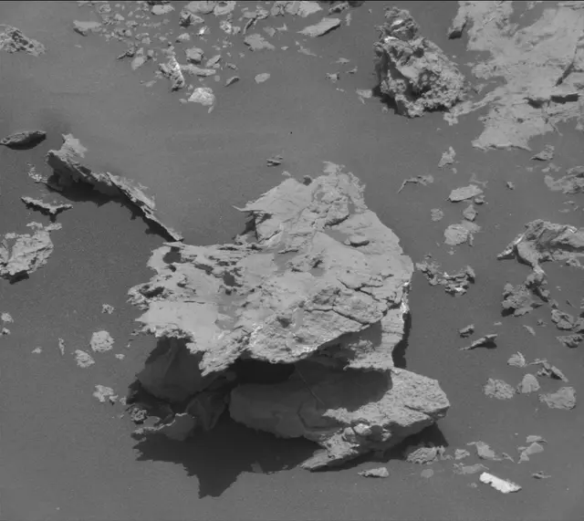 Sol 3085: Mast Camera (Mastcam)