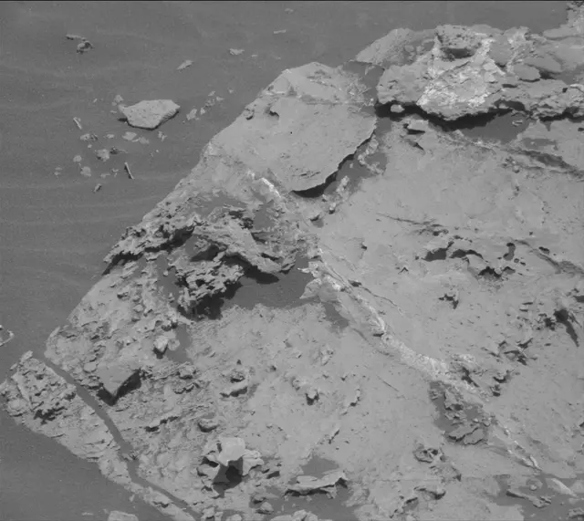 Sol 3085: Mast Camera (Mastcam)