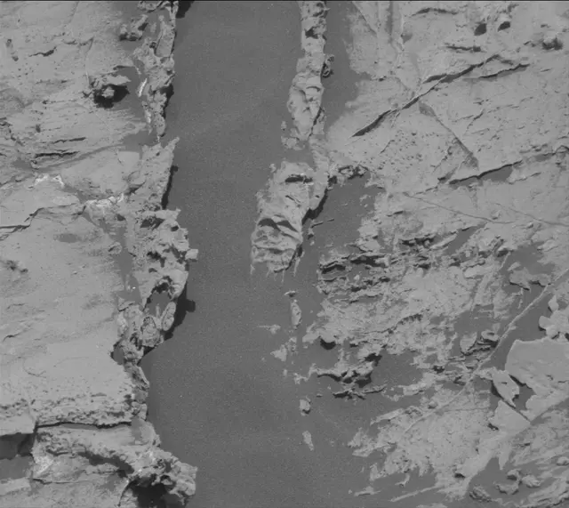 Sol 3085: Mast Camera (Mastcam)