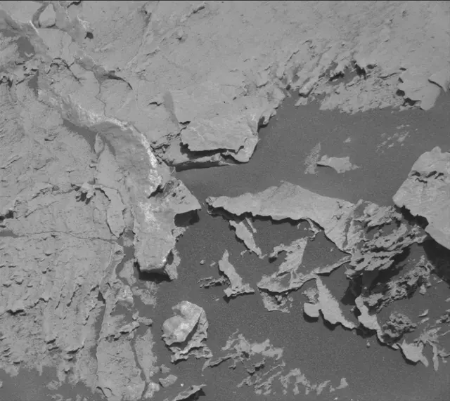 Sol 3085: Mast Camera (Mastcam)