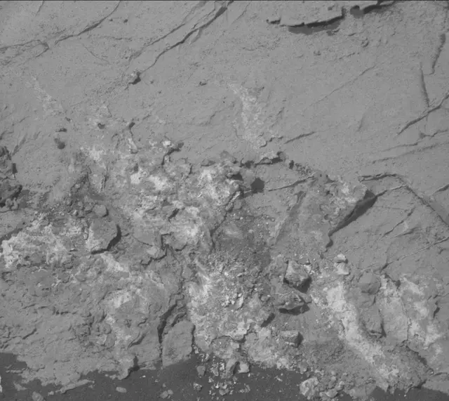 Sol 3086: Mast Camera (Mastcam)