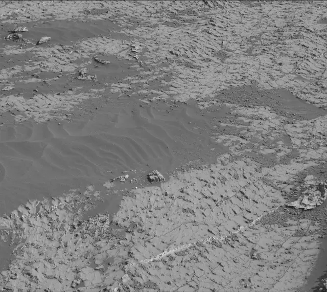 Sol 3139: Mast Camera (Mastcam)
