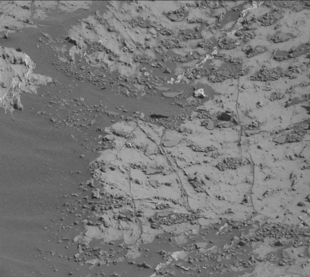 Sol 3139: Mast Camera (Mastcam)