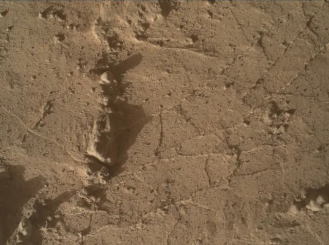 Sol 3139: Mars Hand Lens Imager (MAHLI)