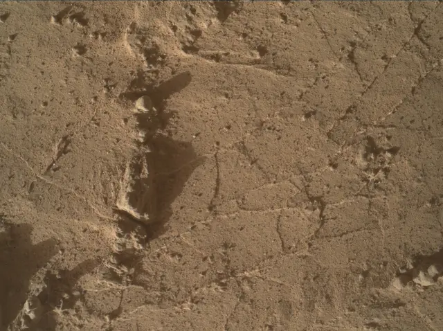Sol 3139: Mars Hand Lens Imager (MAHLI)