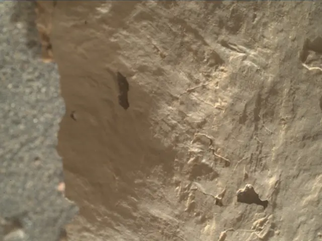 Sol 3142: Mars Hand Lens Imager (MAHLI)