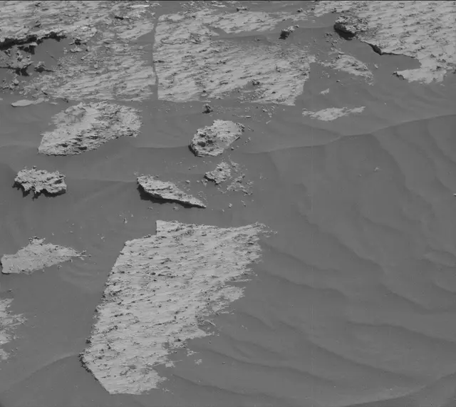 Sol 3143: Mast Camera (Mastcam)