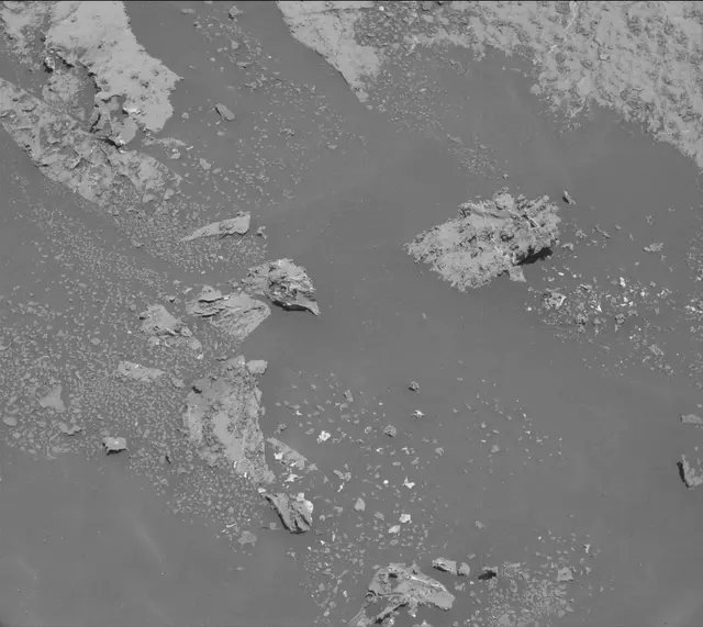 Sol 3143: Mast Camera (Mastcam)