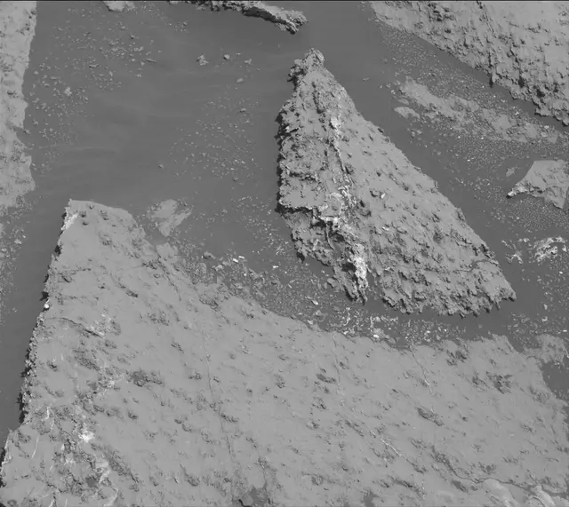 Sol 3143: Mast Camera (Mastcam)