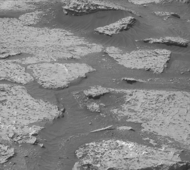 Sol 3157: Mast Camera (Mastcam)