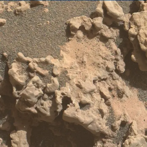Sol 3160: Mars Hand Lens Imager (MAHLI)