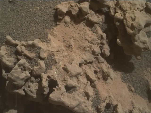 Sol 3160: Mars Hand Lens Imager (MAHLI)