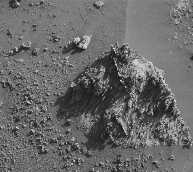 Sol 3163: Mast Camera (Mastcam)