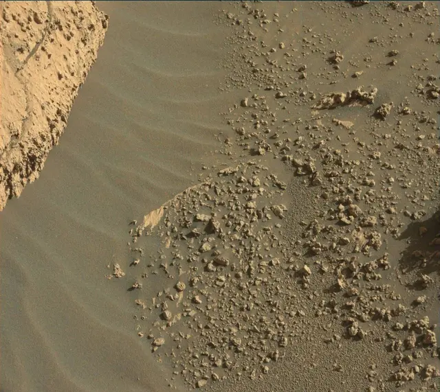 Sol 3163: Mast Camera (Mastcam)