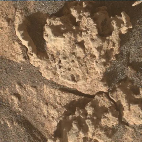 Sol 3178: Mars Hand Lens Imager (MAHLI)