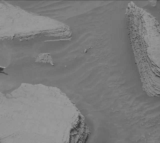 Sol 3613: Mast Camera (Mastcam)