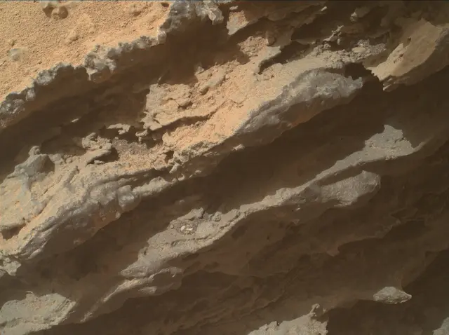 Sol 3645: Mars Hand Lens Imager (MAHLI)
