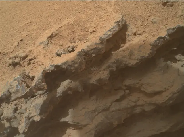 Sol 3645: Mars Hand Lens Imager (MAHLI)