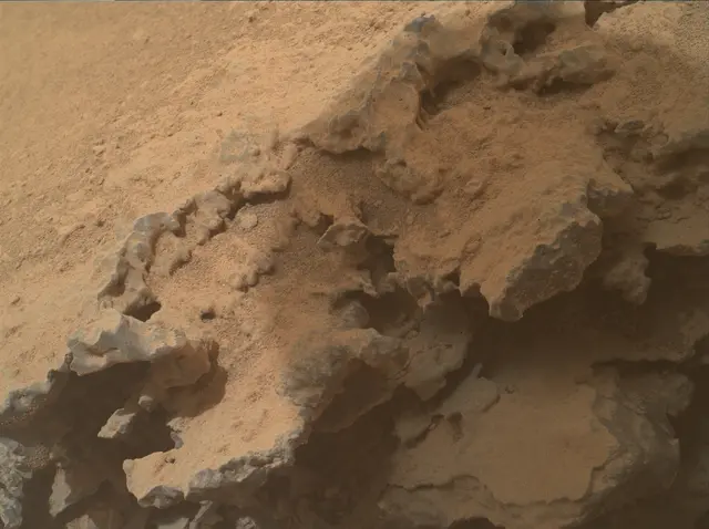 Sol 3645: Mars Hand Lens Imager (MAHLI)