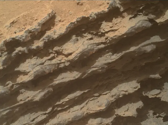 Sol 3645: Mars Hand Lens Imager (MAHLI)
