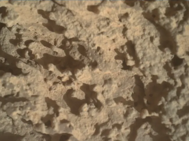 Sol 3689: Mars Hand Lens Imager (MAHLI)