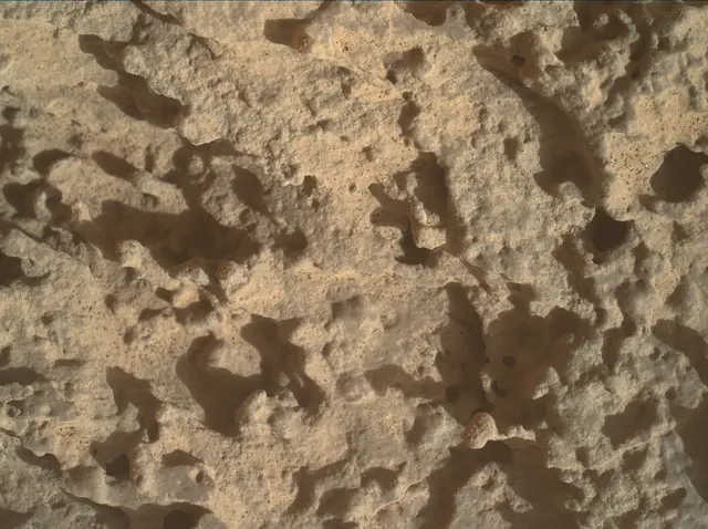 Sol 3689: Mars Hand Lens Imager (MAHLI)