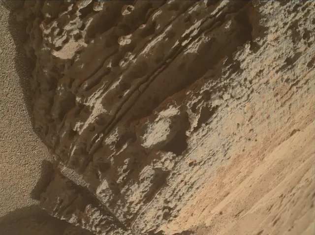 Sol 3690: Mars Hand Lens Imager (MAHLI)