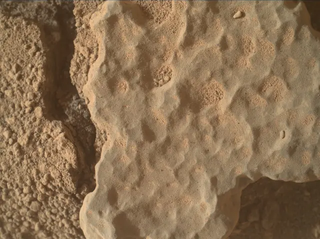 Sol 3702: Mars Hand Lens Imager (MAHLI)