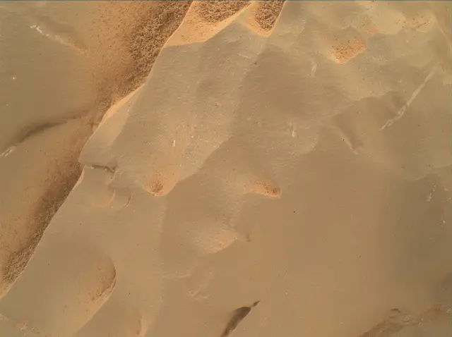 Sol 3727: Mars Hand Lens Imager (MAHLI)
