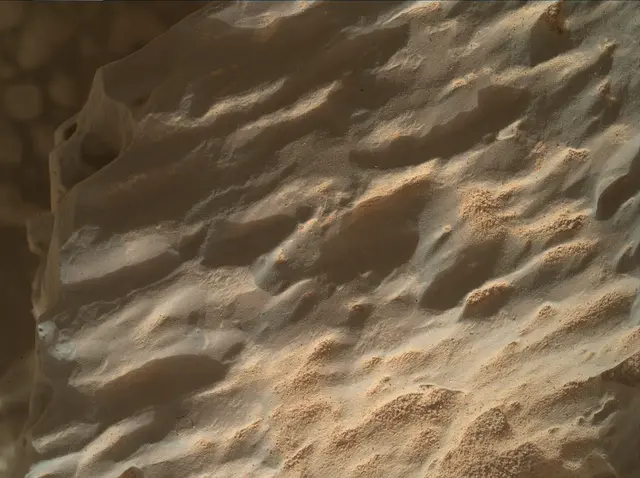 Sol 3733: Mars Hand Lens Imager (MAHLI)