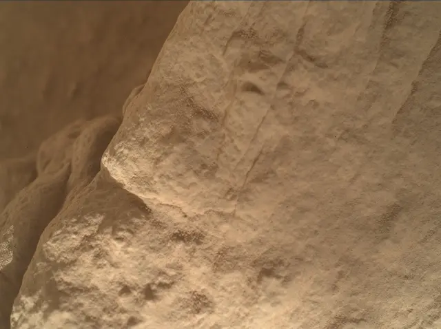 Sol 3859: Mars Hand Lens Imager (MAHLI)