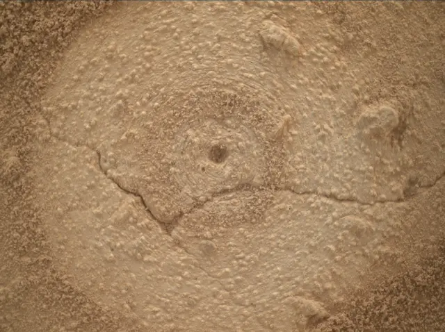 Sol 3862: Mars Hand Lens Imager (MAHLI)
