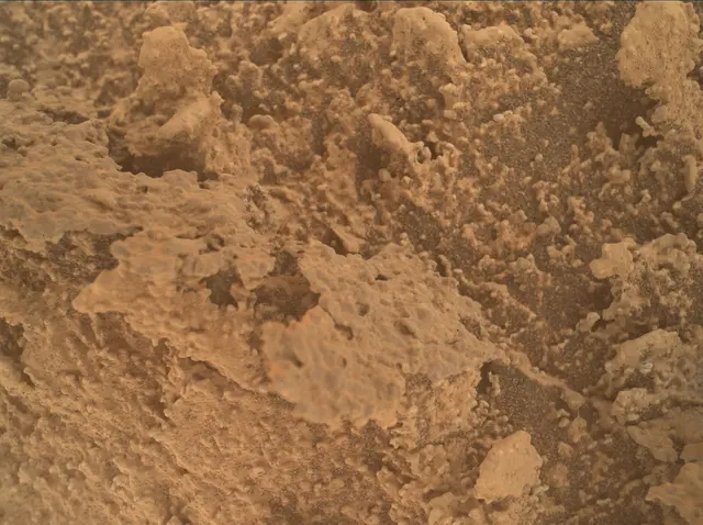 Sol 3866: Mars Hand Lens Imager (MAHLI)