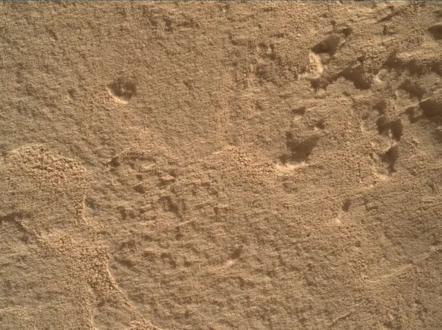 Sol 3889: Mars Hand Lens Imager (MAHLI)