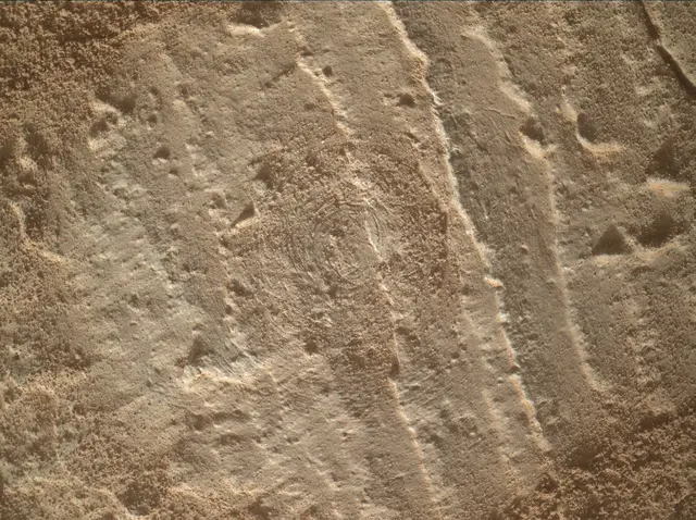 Sol 3889: Mars Hand Lens Imager (MAHLI)