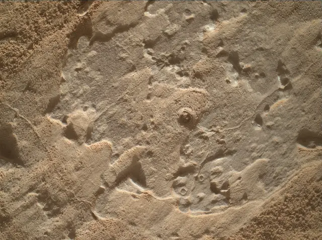 Sol 3897: Mars Hand Lens Imager (MAHLI)